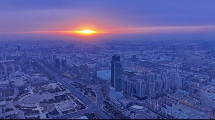 2025年照進(jìn)城市的朝陽(yáng).png