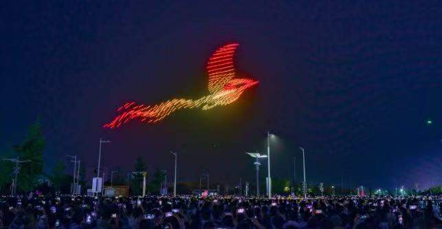 無人機表演屬于低空經(jīng)濟的一部分，圖源央廣網(wǎng).jpg